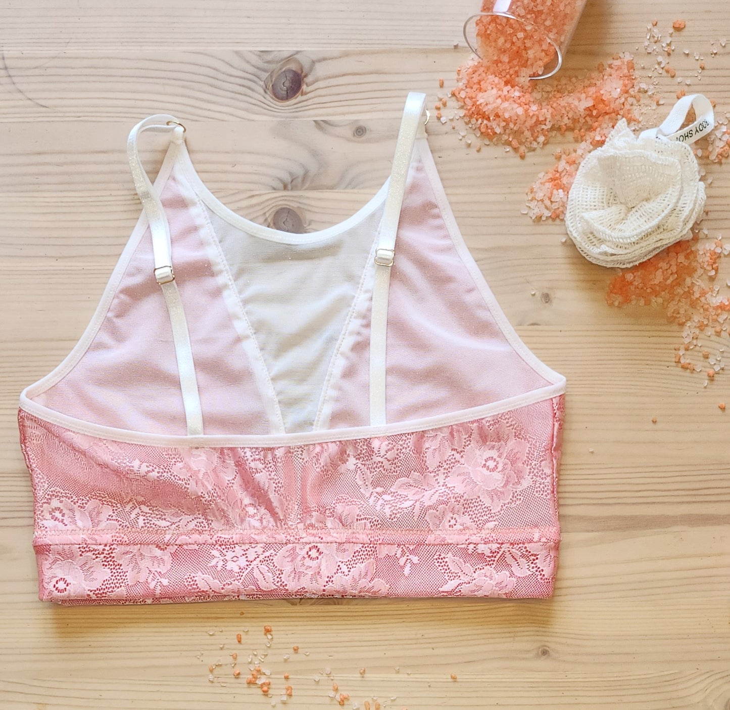 Sewing set for HolterBra Zoe with stretch mesh in coral. Pattern included free of charge. IDdiyklx5