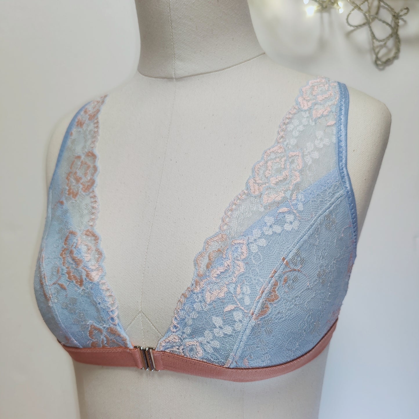 Sewing set for bralette Vanessa / sewing set with <tc>lace</tc> duo baby blue/baby pink floral with closure IDvx21