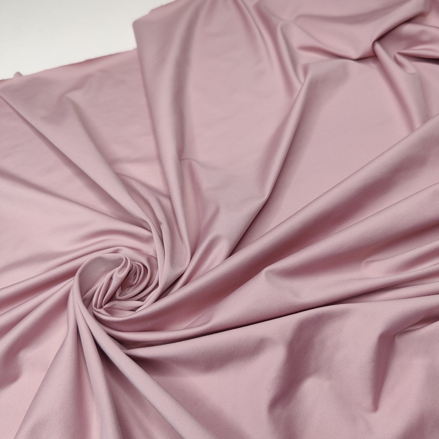 Microfiber, bi-elastic laundry fabric in rose/lotus