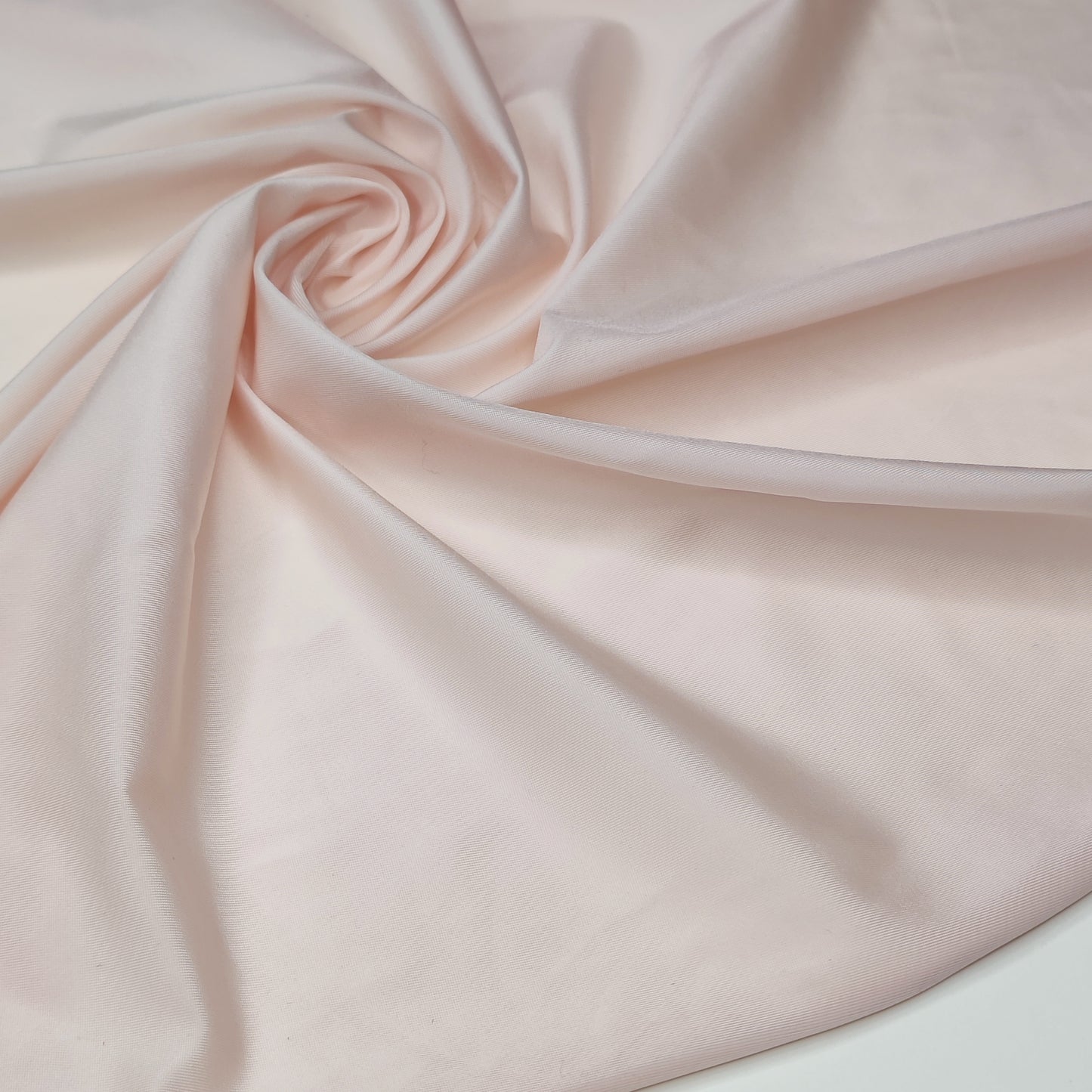 Microfiber, bi-elastic lingerie in peach pink